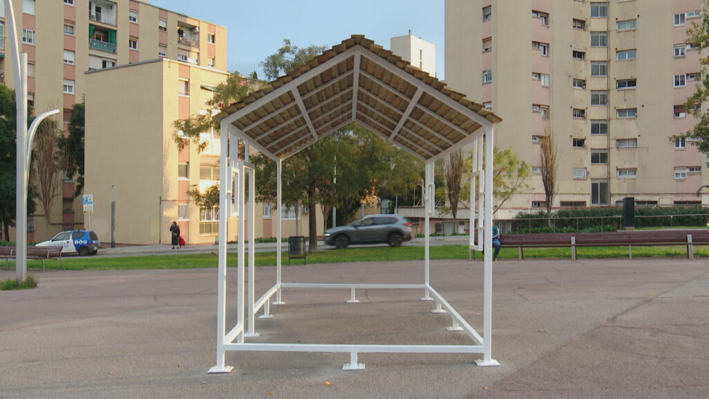 Les tres noves peces d'art urbà a Nou Barris que no deixen ningú indiferent | art urbà, escultura