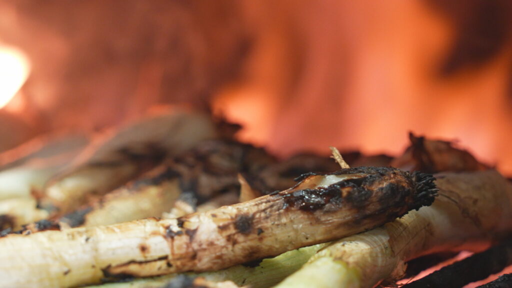 Cal&ccedil;ots a la brasa a la Bodega Joan 