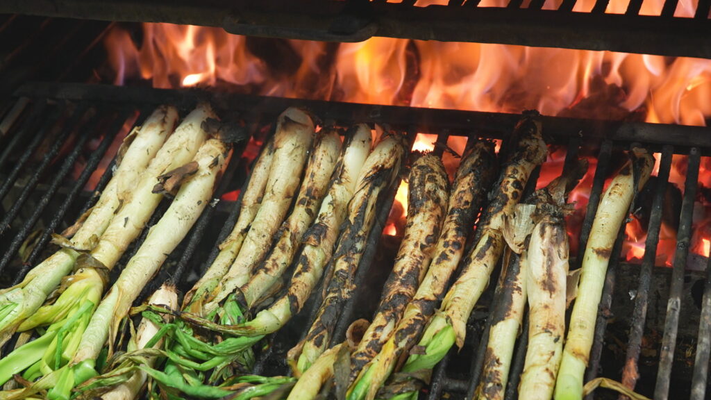 Cal&ccedil;ots a la brasa a la Bodega Joan 