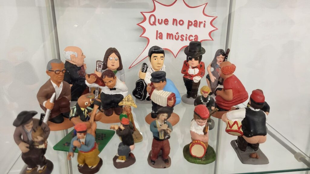 1.400 caganers envaeixen La Casa dels Entremesos | Barris, cultura popular, exposicions, Nadal