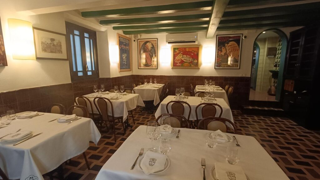 Segona sala restaurant Can Llu&iacute;s.