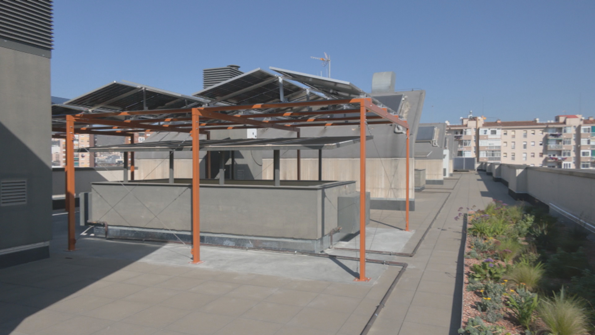 La Comunitat Energètica Bon Pastor vol abastir 150 llars, després de superar el primer any de vida | Barris, cooperatives, energia