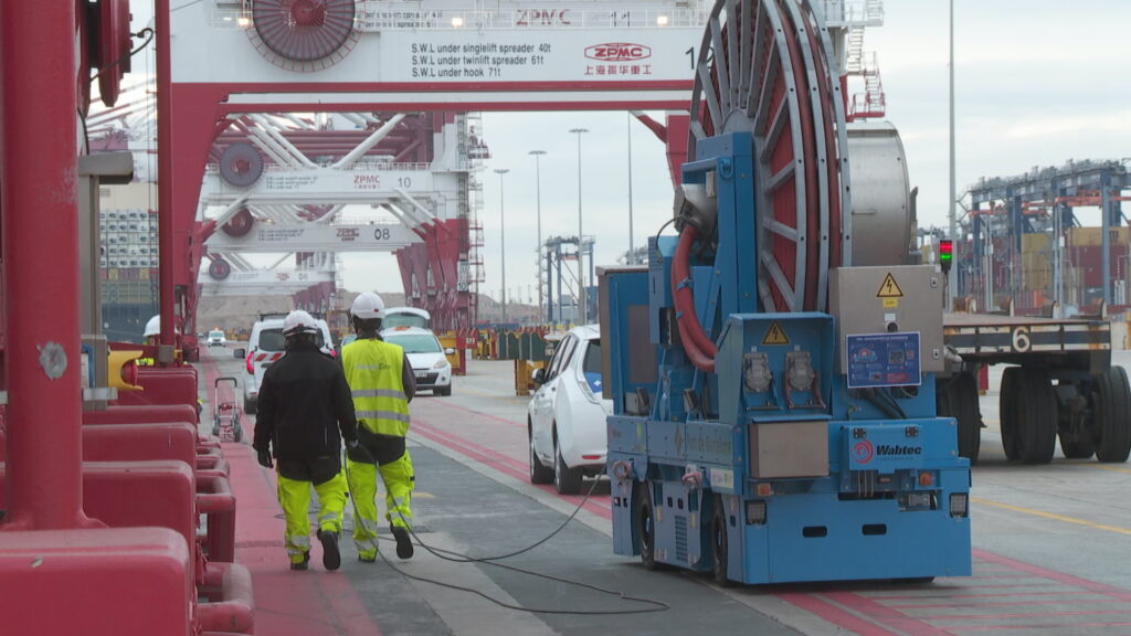 Així s’endolla un vaixell al port de Barcelona | creuers, energies renovables, port de Barcelona, sostenible, vaixells