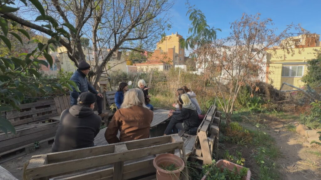 La reconstrucció del passatge Antic de València no agrada: "Sembla de cartró pedra" | Barris, obres, patrimoni, queixes veïnals