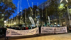 Centenars de treballadors de l’Ajuntament es manifesten per exigir millores laborals