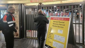 Una avaria elèctrica provoca un tall de més de 5 hores a l’L3 del metro