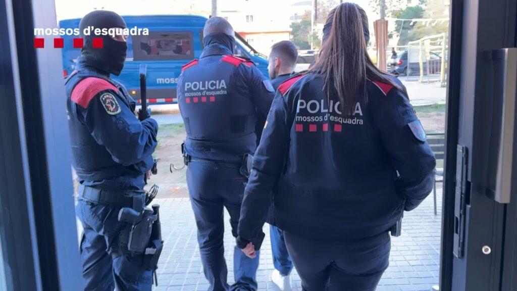 Set detinguts en una operació contra el tràfic de drogues a Barcelona i l'àrea metropolitana | droga, marihuana, Mossos d'Esquadra