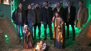 Vox munta un pessebre a Sant Jaume per denunciar que el PSC ataca la tradició de Nadal