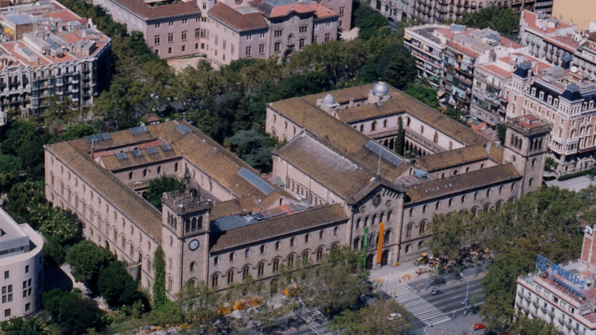 Universitat de Barcelona (UB)