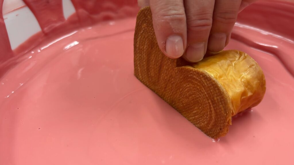 Croissart: un croissant artístic i rosa creat per la pastisseria Brunells i el Museu Moco | alimentació, Ingredients, Receptes