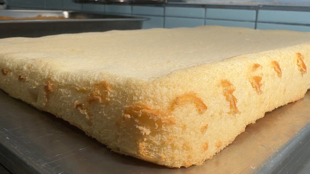 'Et menjo la cara!': el pastís caricatura que triomfa a Sants com a regal d'aniversari | alimentació, Ingredients, Receptes