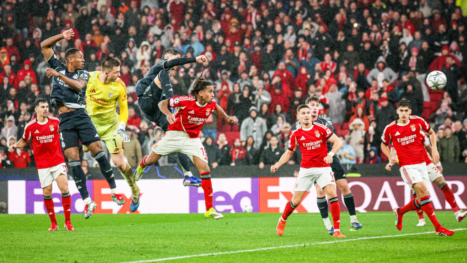 Mourinho tornarà al Santiago Bernabéu: el Reial Madrid s'enfrontarà al Benfica en el play-off | Champions League, FC Barcelona