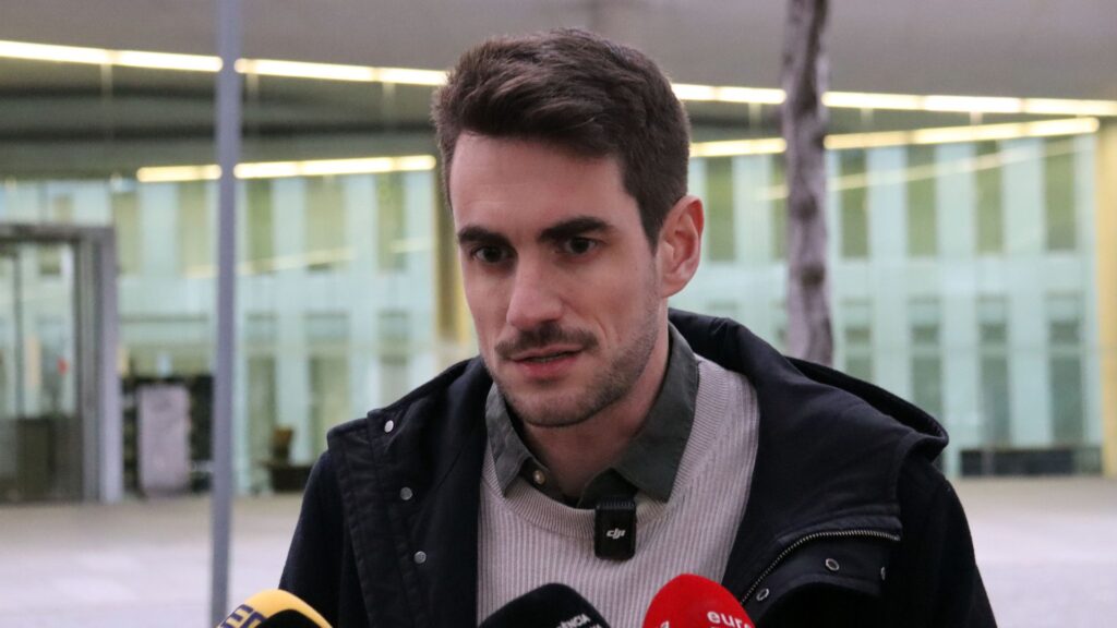 Txema Escorsa,, ve&iacute; del bloc del carrer de Sant