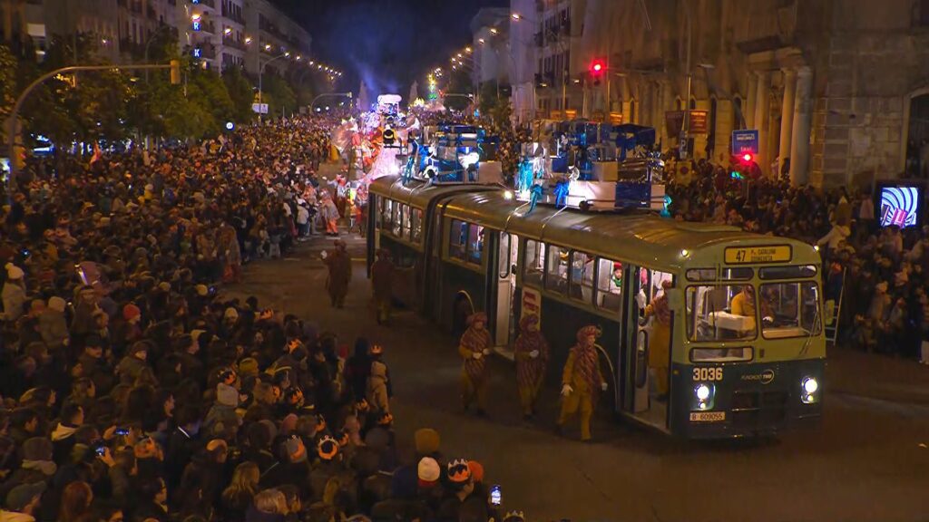 Cavalcada de Reis a Barcelona 2026: rebuda multitudinària a Ses Majestats en una nit màgica | Barcelona, betevé, cavalcada de Reis, Nadal, Reis d'Orient
