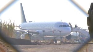 Aterratge d’emergència d’un avió a l’aeroport de Barcelona per una falsa amenaça de bomba