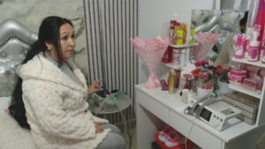 Talls de llum a la Prosperitat: “Ens llevem per comprovar el respirador de la meva filla”