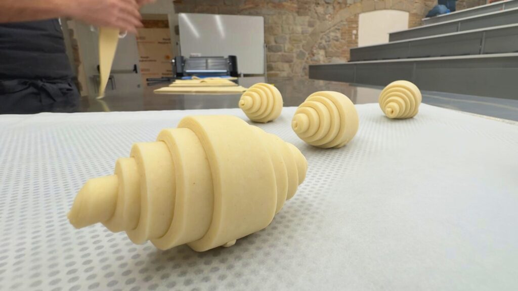 Elaboració croissant de mantega