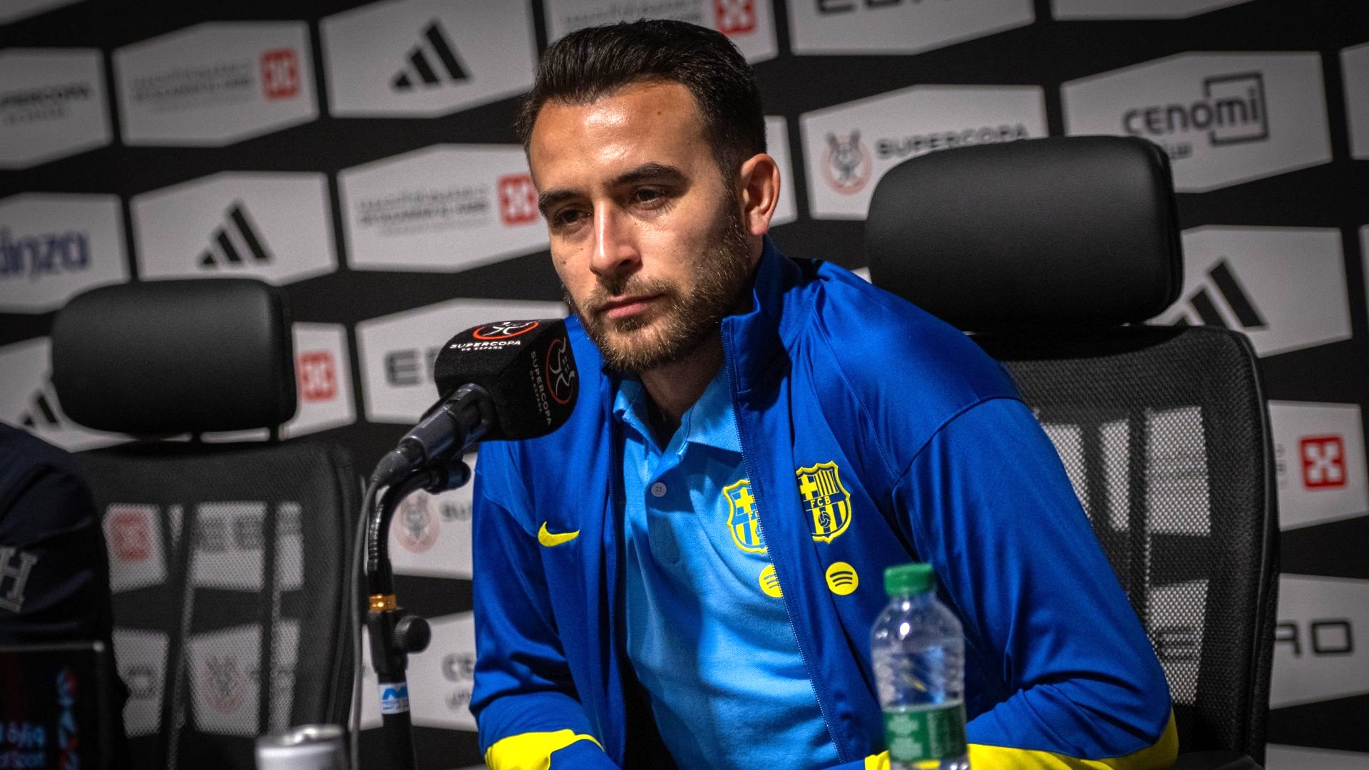 Eric Garcia parla abans de la final de la Supercopa entre el Barça i el Reial Madrid