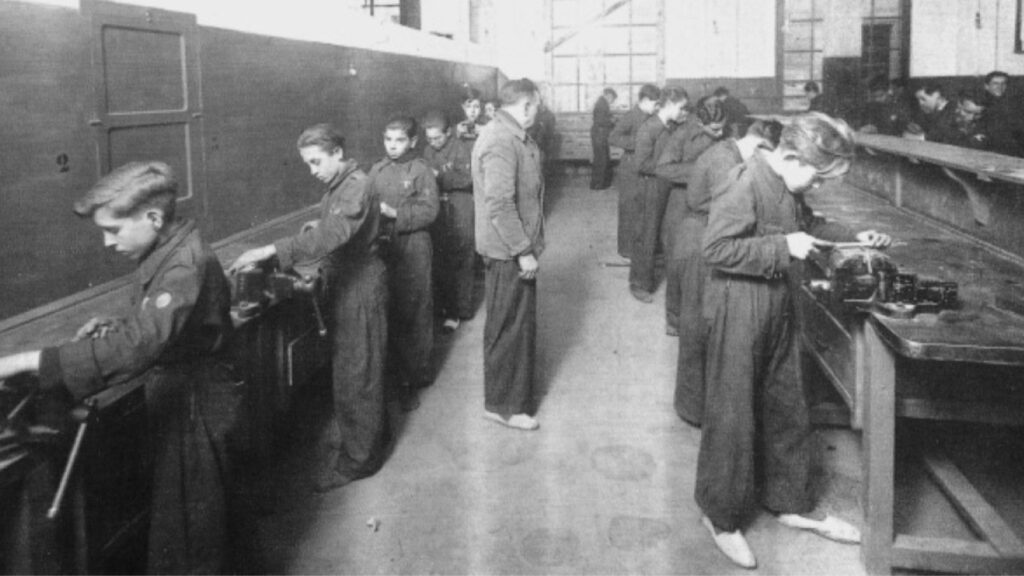 Extreballadors de la Pegaso: "Estem fent un esforç perquè no es perdi el fil d'aquesta empresa" | automòbils, Barris, treballadors