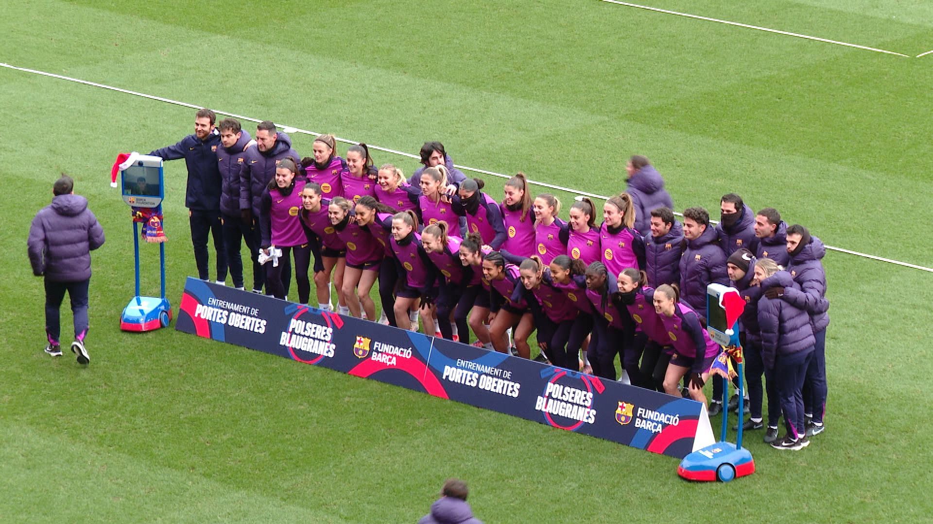 El Barça entrena a portes obertes davant de més de 2.000 aficionats | FC Barcelona