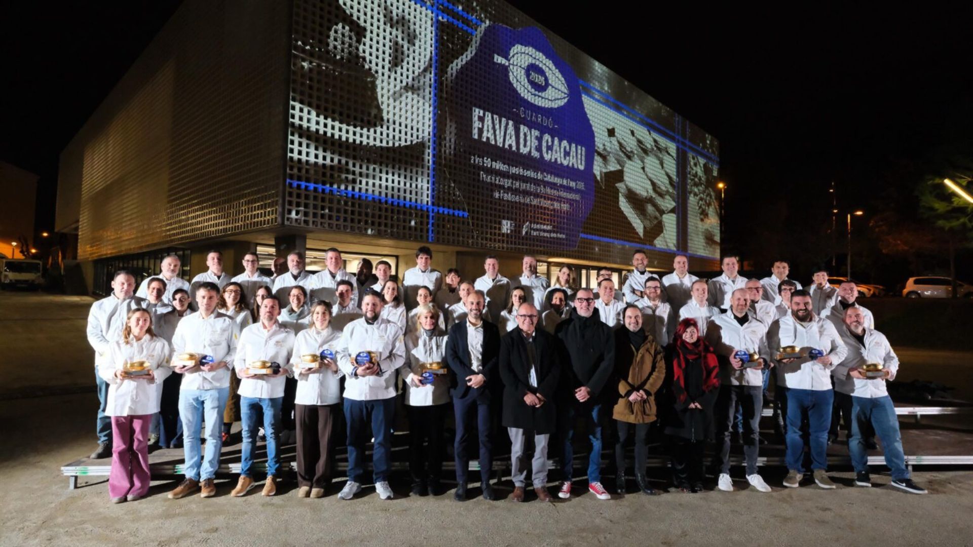 Foto de família amb tots els premiats amb la Fava de Cacau.