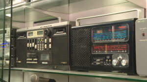 L’establiment de Sant Antoni que ressuscita ràdios antigues i és un paradís per a col·leccionistes