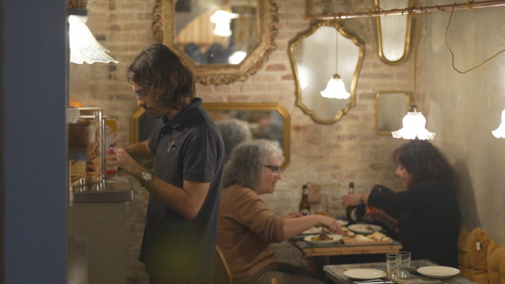 Menjador de la Llibreria Sant Jordi