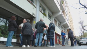 Denuncien tremolors i soroll a edificis propers a l’estació de l’L5 de Virrei Amat: “Vibra el llit”