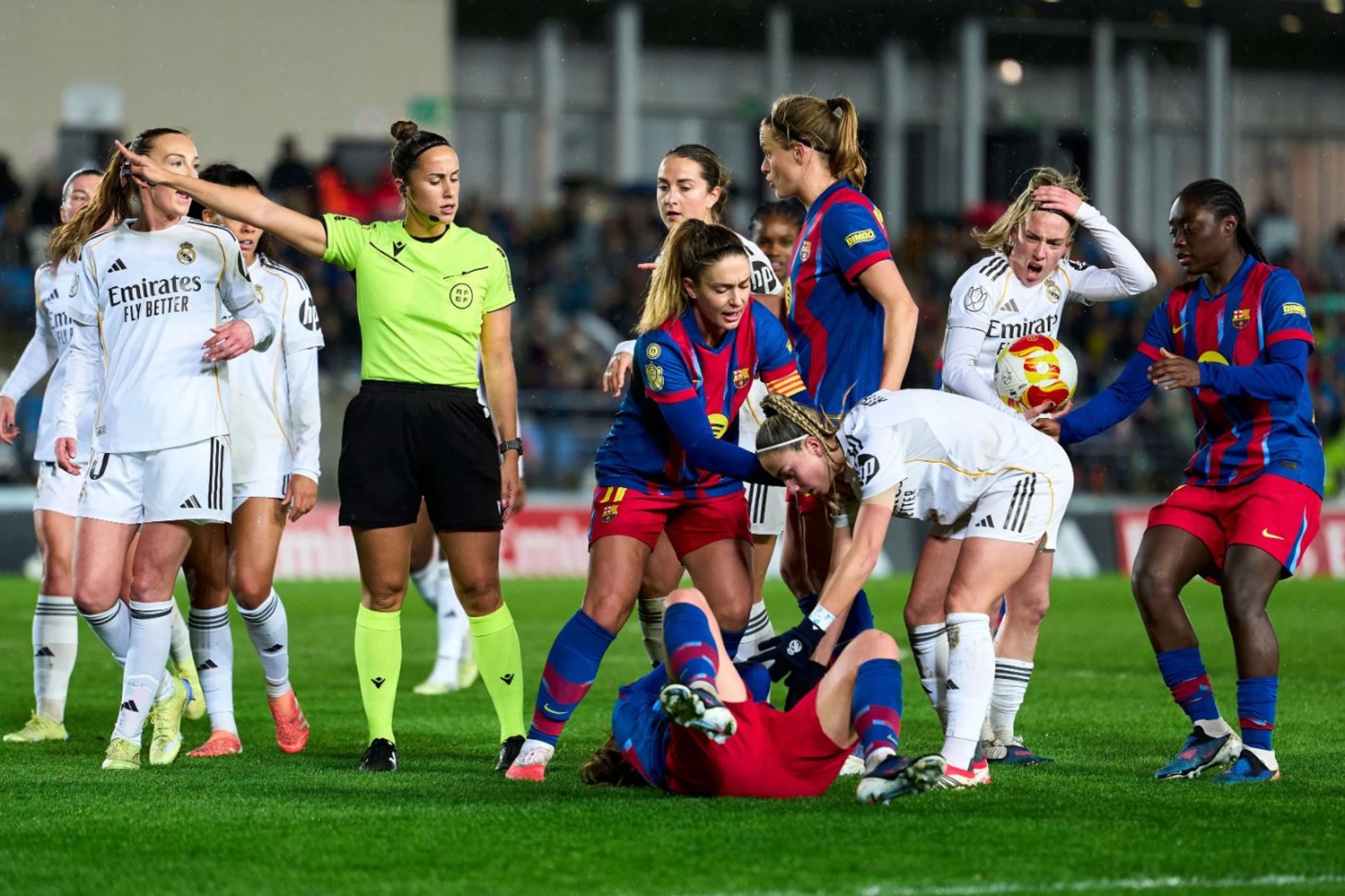 Indignació afició Barça agressió Reial Madrid a Ona Batlle