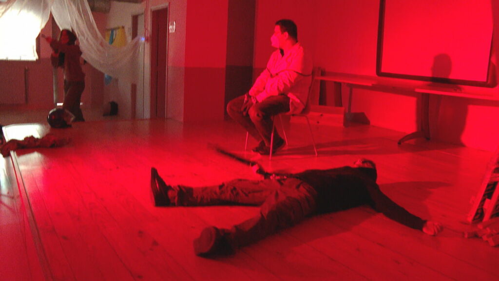 El primer "escape room" comunitari de la Pau, tot un èxit  | Barris, entitats, joves