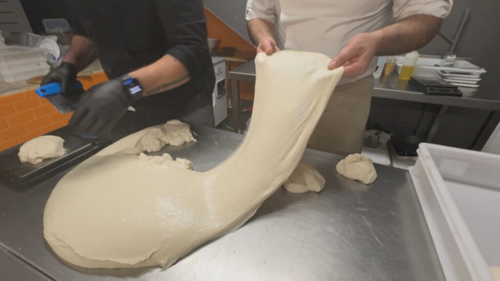 Barcelona estrena la primera escola de pizzers de l'estat per cobrir la manca de professionals | alimentació, Ingredients, Receptes