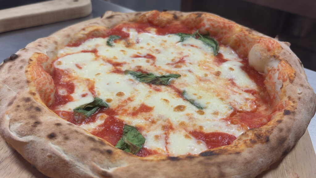 Barcelona estrena la primera escola de pizzers de l'estat per cobrir la manca de professionals | alimentació, Ingredients, Receptes