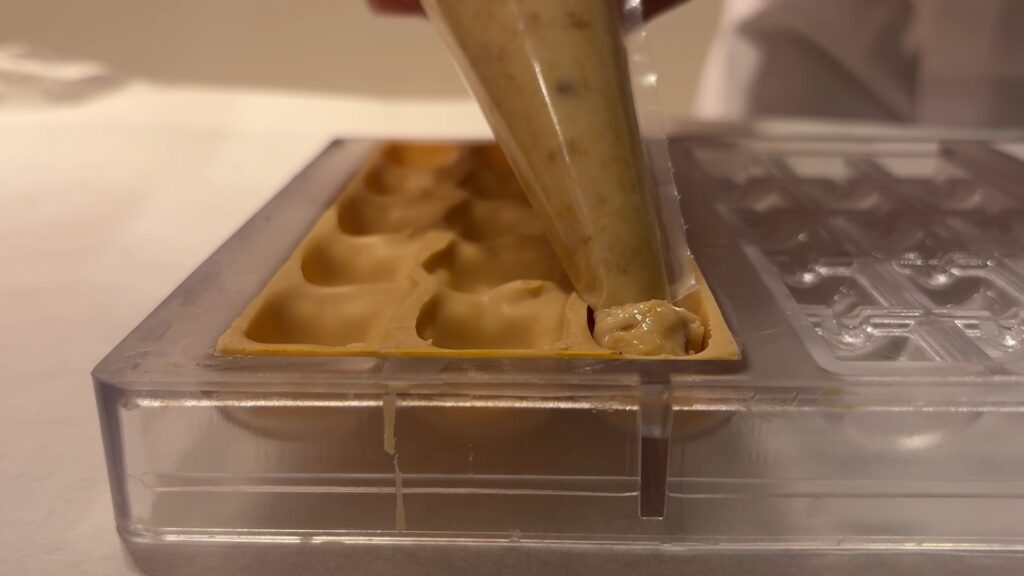 La rajola de crema cremada, neules i xocolata Dubai que pots provar a l'Eixample | Ingredients, pastisseries, Receptes