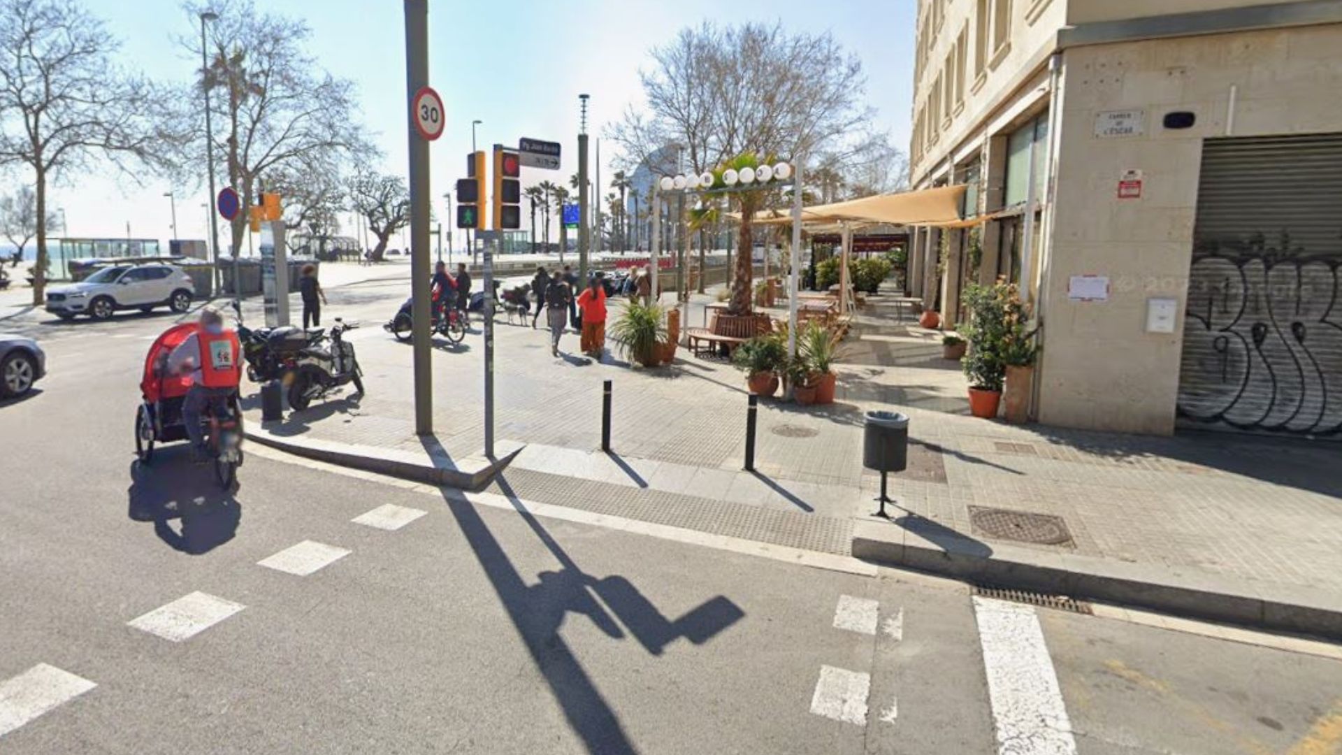 Ferit greu el conductor d'un patinet elèctric al passeig de Joan de Borbó