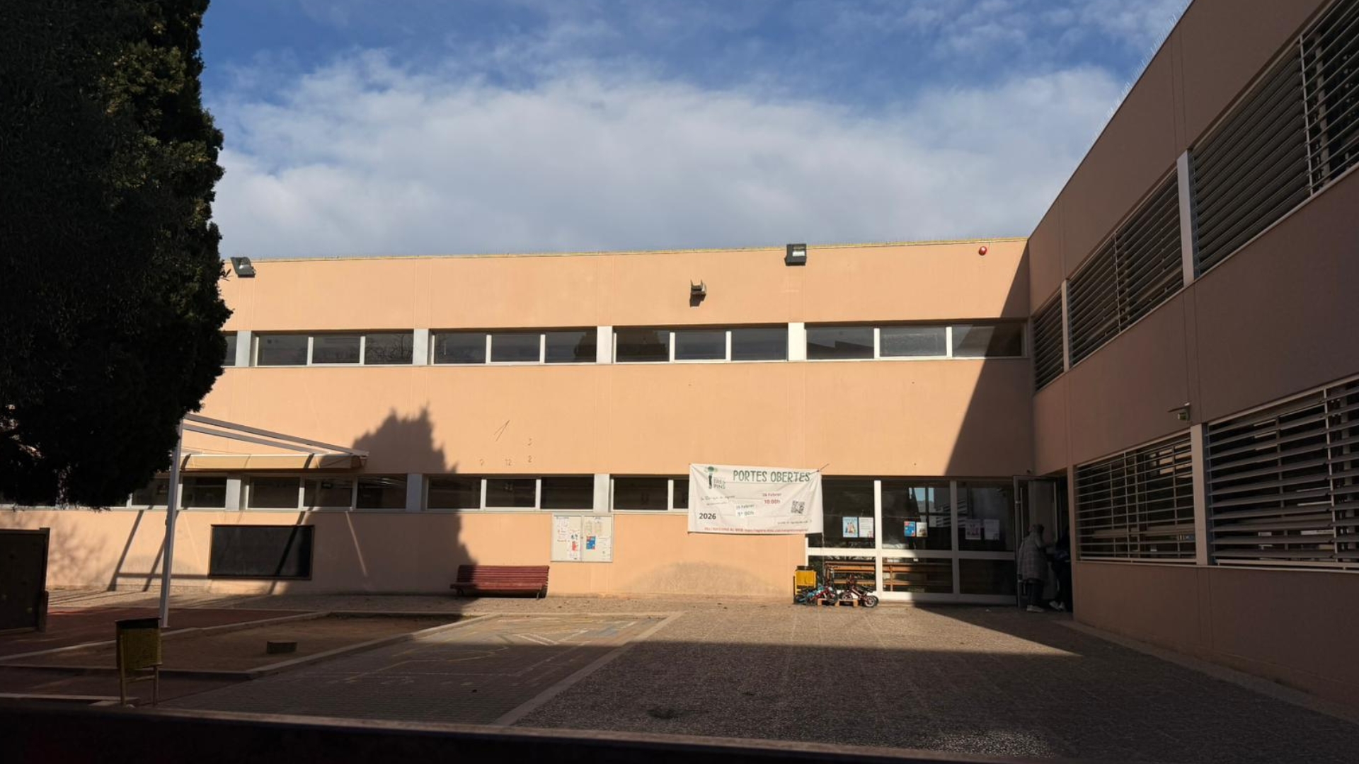 agressor Escola Tres Pins