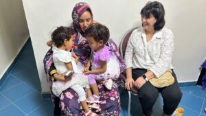 Les nenes siameses unides per l’abdomen operades a Sant Joan de Déu fan vida normal dos anys després