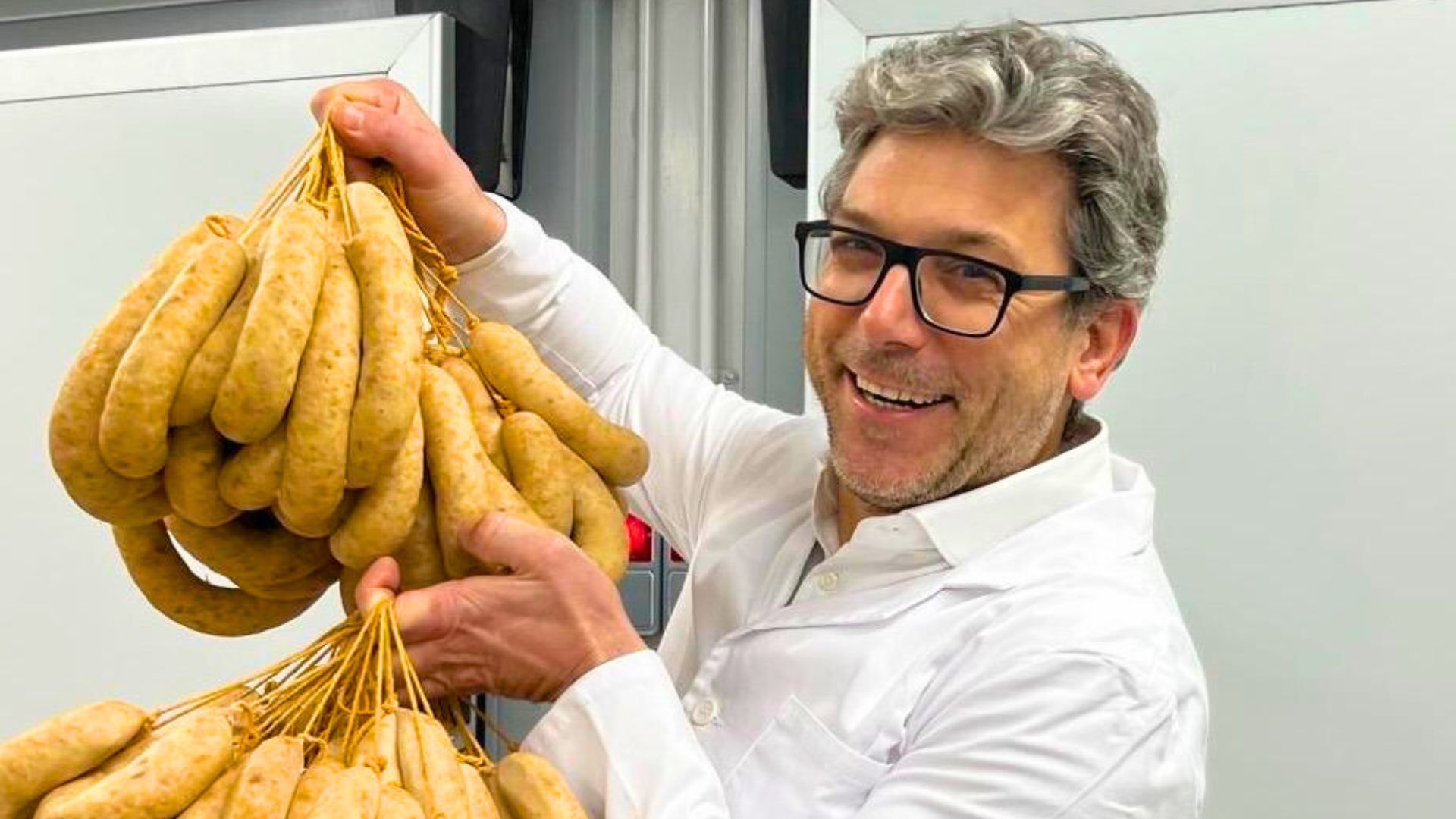 Celebra el Dijous Llarder amb les millors botifarres d'ou artesanes de Catalunya | Carnaval, concursos, premis, tradicions