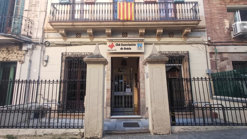 El Club Excursionista de Gràcia haurà de desmuntar el rocòdrom per continuar al seu local | Ajuntament de Barcelona, associacionisme, entitats, oci, patrimoni arquitectònic