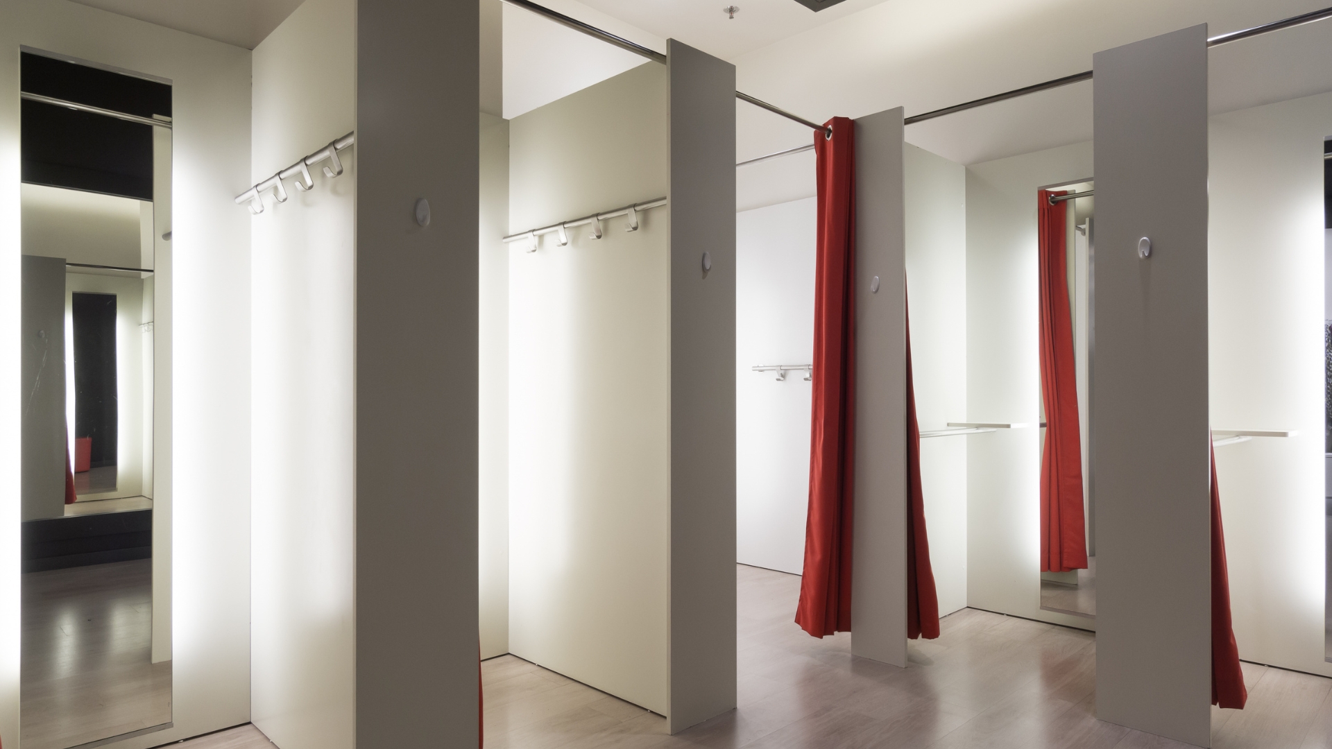 detingut gravar menor emprovador botiga Eixample