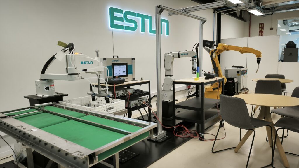 L'empresa líder en robòtica industrial Estun aterra al DFactory, a la Zona Franca | emprenedors, empresa, innovació, noves tecnologies, robòtica