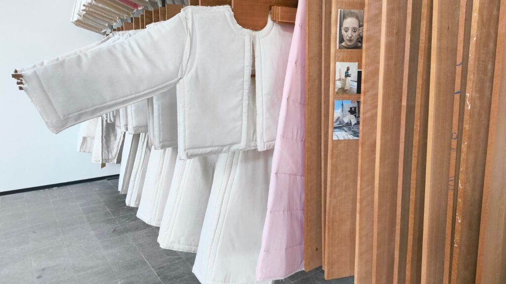 La nova Fabra i Coats posa el focus en la vida del barri i el passat fabril | art contemporani, exposicions, Fabra i Coats