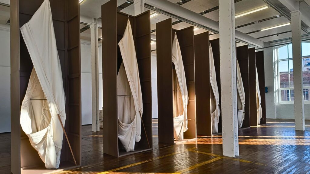 La nova Fabra i Coats posa el focus en la vida del barri i el passat fabril | art contemporani, exposicions, Fabra i Coats