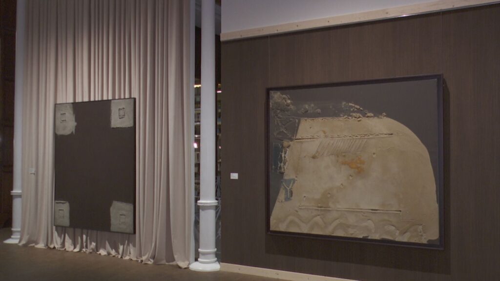 El Tàpies més matèric: una exposició mostra el gir radical de l'artista als anys 50 | exposicions, museus, pintura