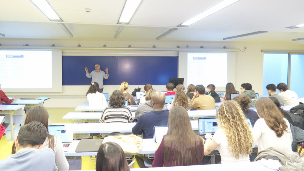 Facultat al barri (Barcelona)