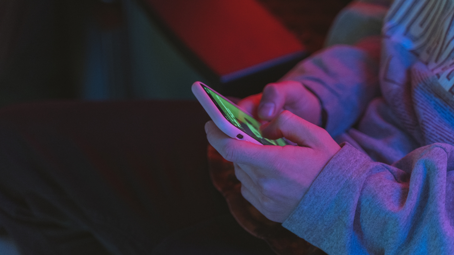 pornografia infantil x meta tiktok IA