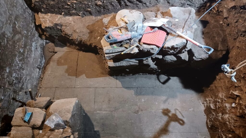 fòrum romà barcino primer forat lloses