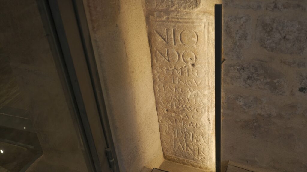 pedestal romà llibert carrer hèrcules fòrum