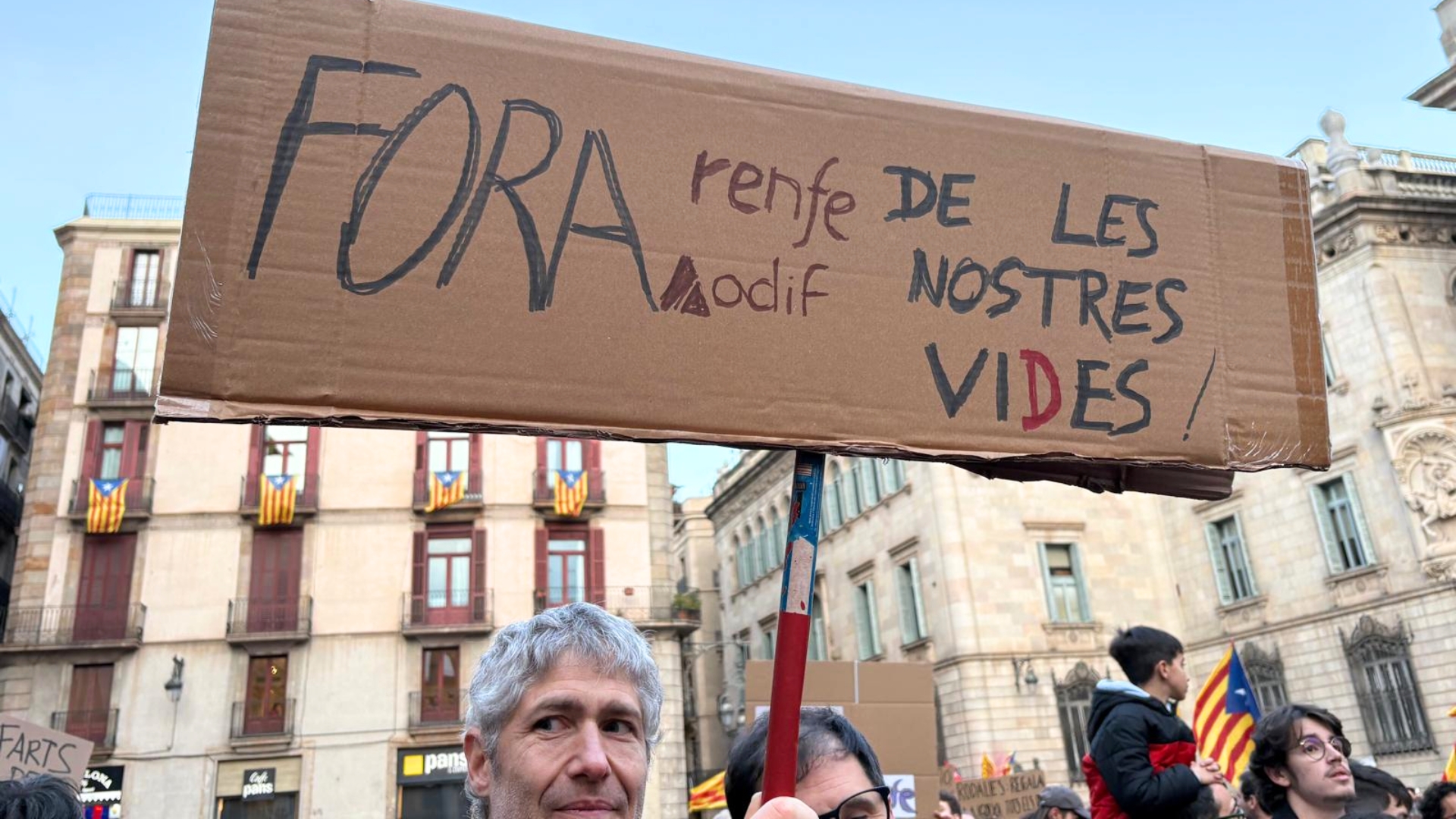 Les plataformes d’usuaris de tren denuncien la "ineficàcia" de les reunions amb la Generalitat | Generalitat de Catalunya, Renfe, Rodalies, tren