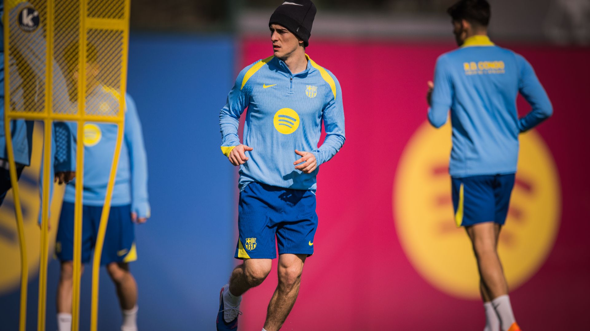 Gavi torna entrenar grup