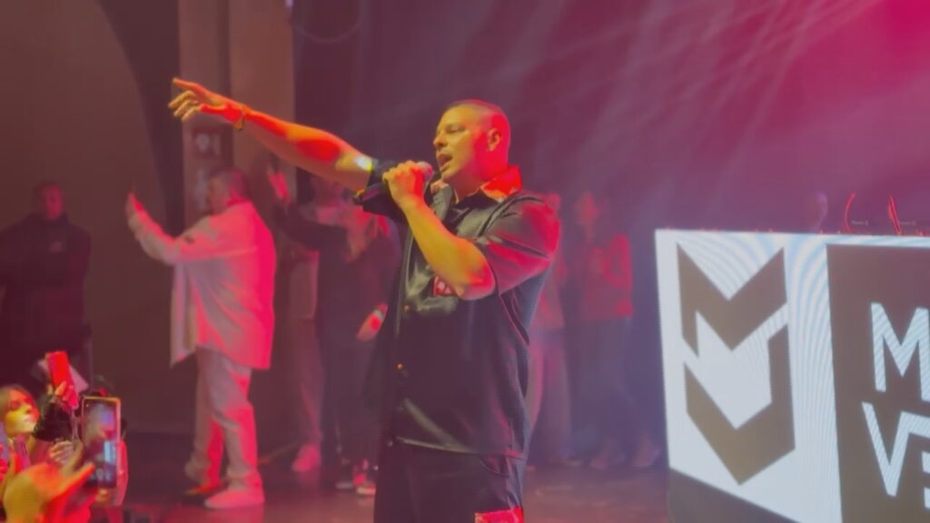 Jesule Fernández, el cantant de techno flamenc i taxista de vocació que pots trobar-te per Barcelona | artista, flamenc, música electrònia, taxi